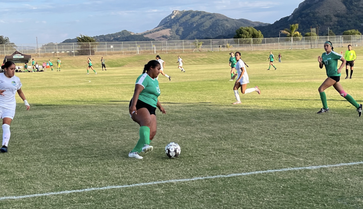 Cuesta women’s soccer players Payton Grimes (#17) and Oneal Hunt (#13) defend the ball against their opponents the Oxnard Condors on Oct. 4. The Cougars won 5-1, marking their fourth win this season. 